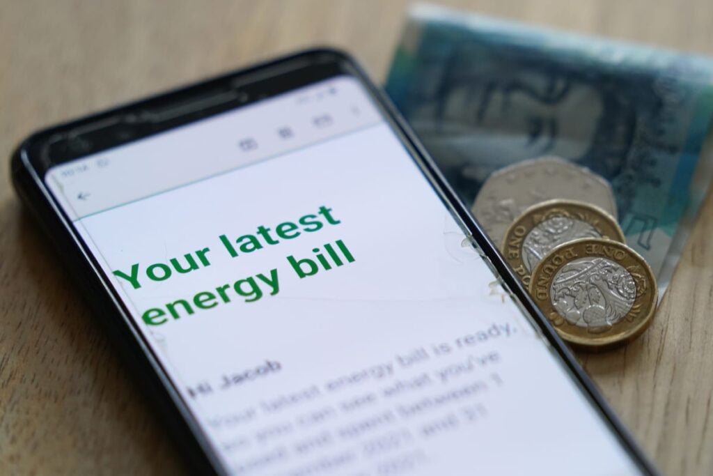 More than half of households in energy credit at end of winter – poll