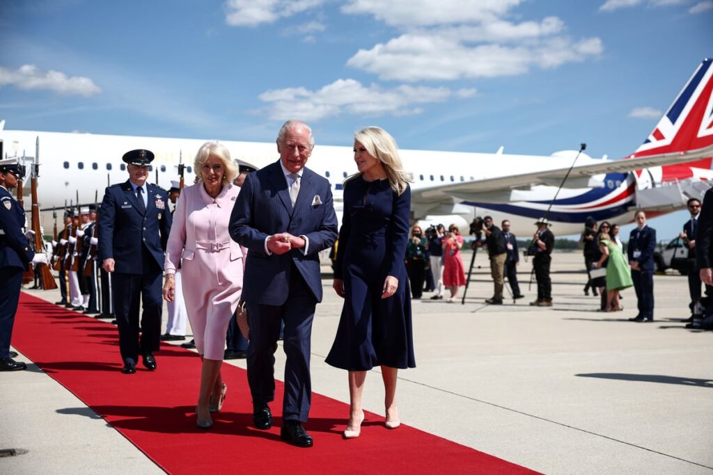 Camilla wears symbol of unity as King and Queen arrive for US state visit