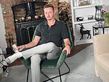 Millionaire who starred on Rich House, Poor House helps co-star clear £12,000 debt by teaching her day trading