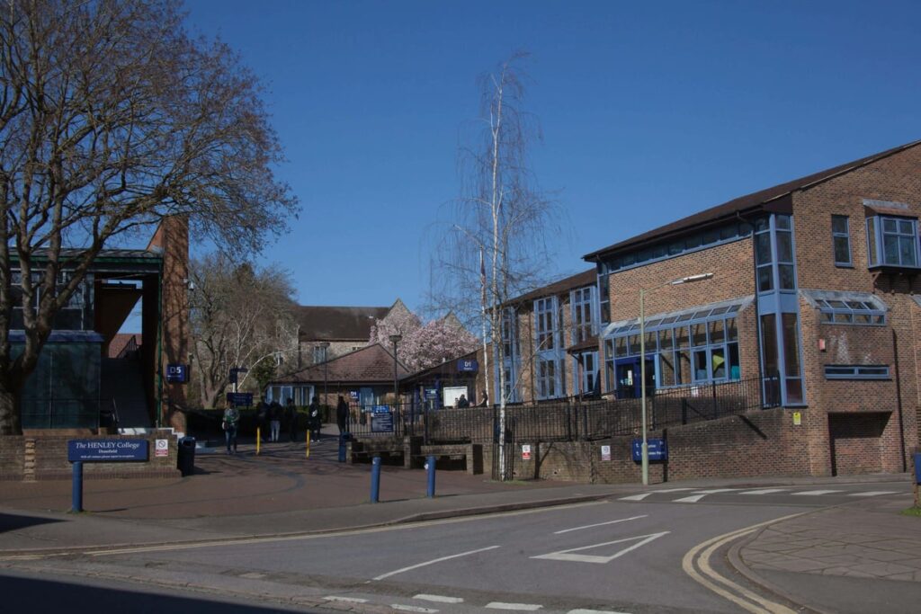 Meningitis outbreak: Student dead and two other young people treated in Reading