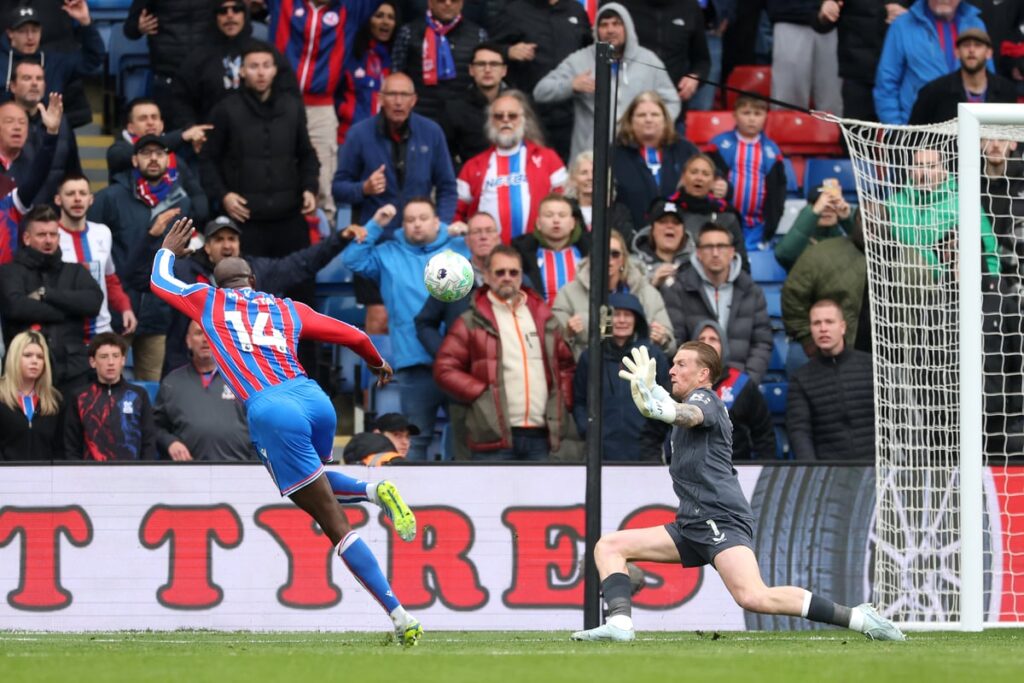 Crystal Palace 2-2 Everton: Jean-Philippe Mateta goal rescues draw for Conference League finalists