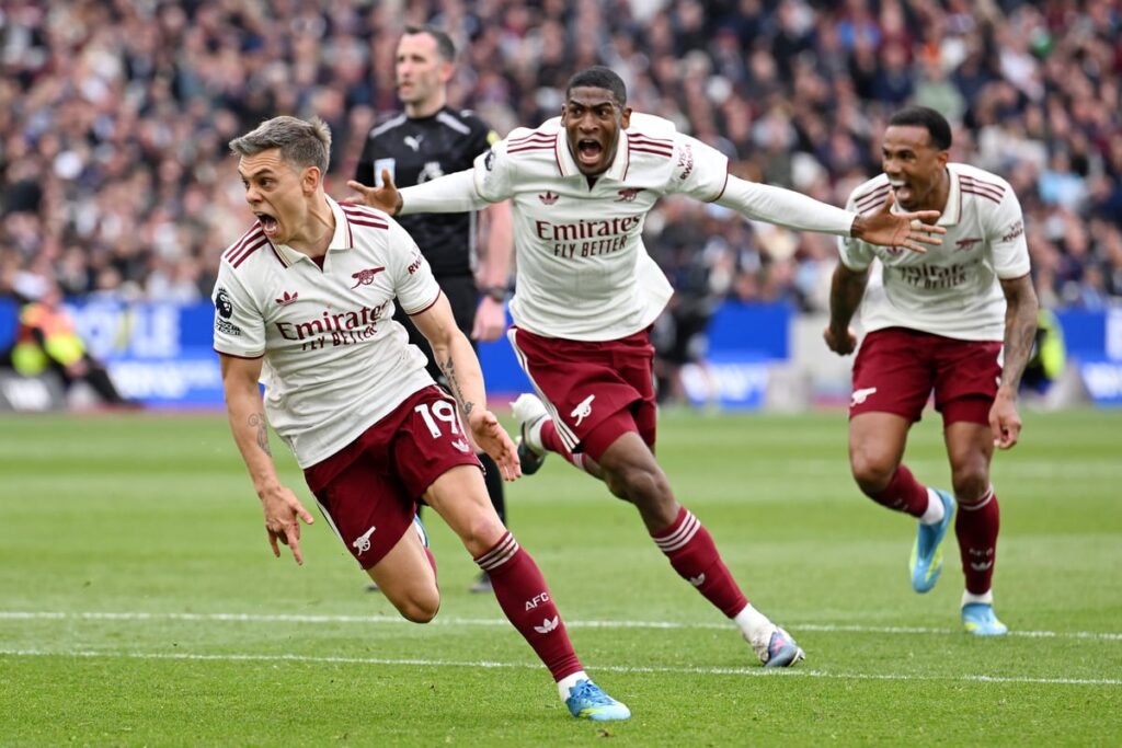 West Ham 0-1 Arsenal: Gunners survive late VAR drama to sink Hammers