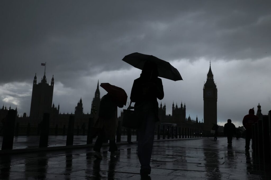 London weather: Temperatures to plunge to as low as 11C this week following 35C heatwave