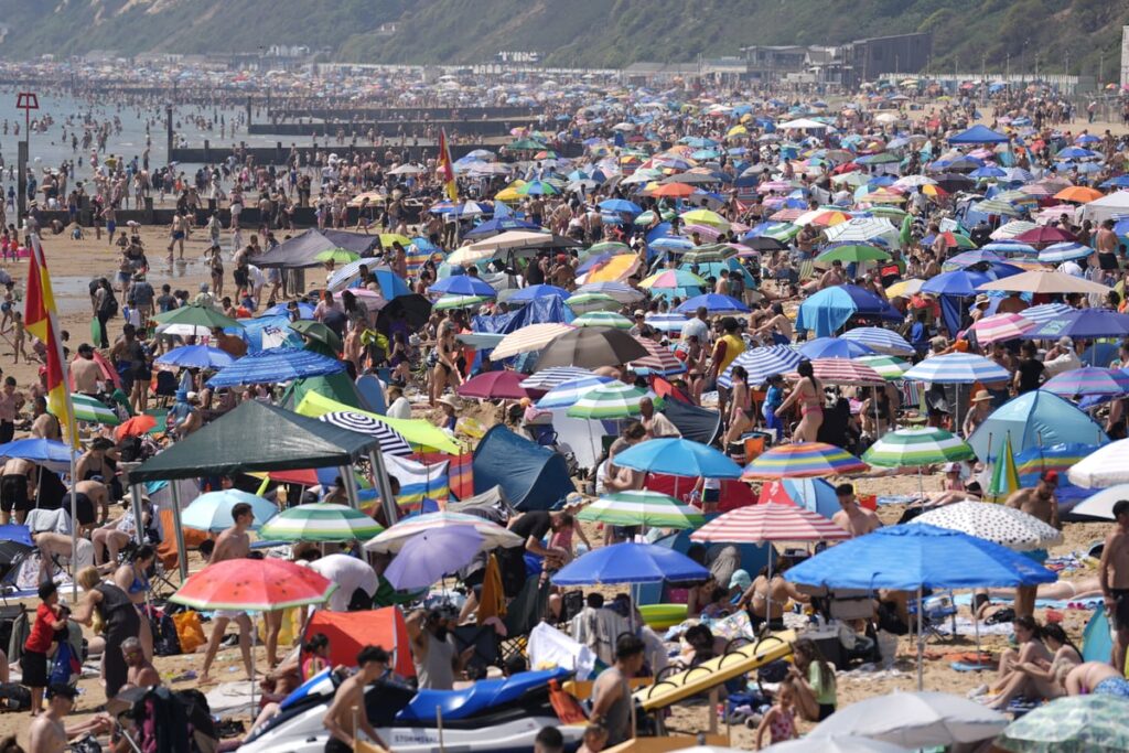 Hottest May day record broken as London area hits 33.5C
