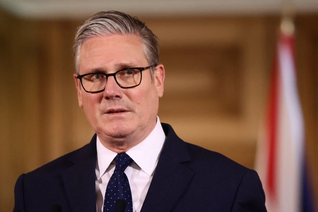 Minister warns Labour MPs against ‘doomscrolling through leaders’