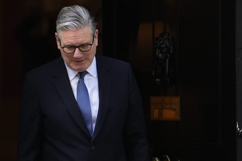 Starmer pleads with Labour to unite ahead of local elections as wipeout predicted