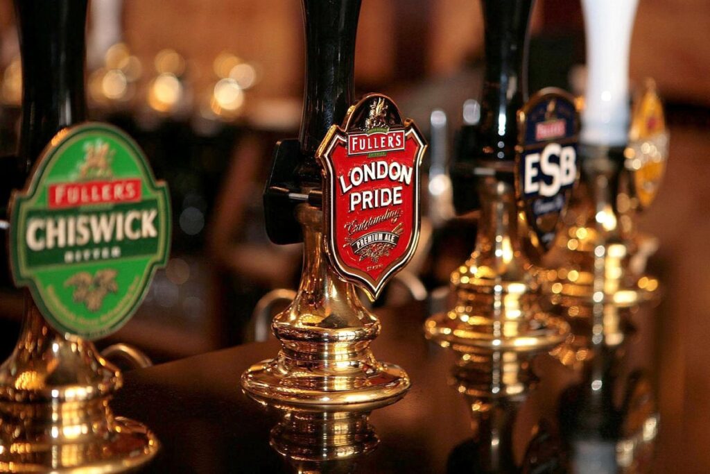 Price of pints in London soars to over £10 for the first time