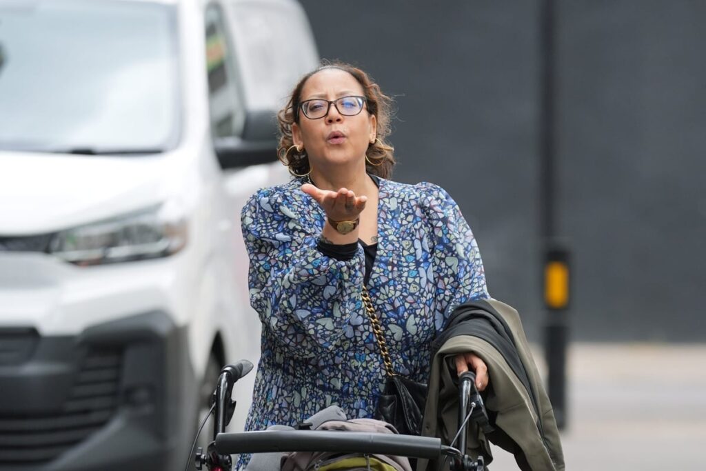 Neighbour guilty of destroying wisteria ‘breaches judge’s order in courtroom’