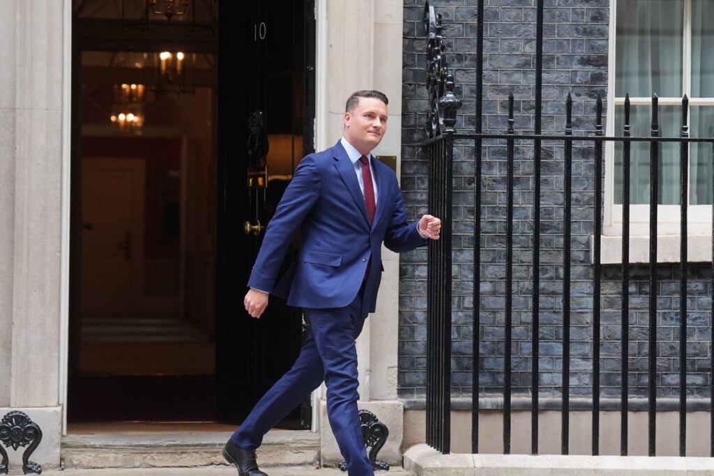 Labour turmoil continues as Streeting mulls leadership challenge