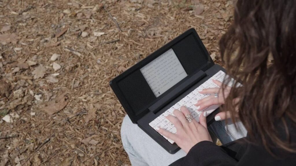 This modern typewriter wants to eliminate distractions and help you focus on writing — say hello to the Zerowriter Fold, a new e-ink device that’s like a Kindle with a keyboard