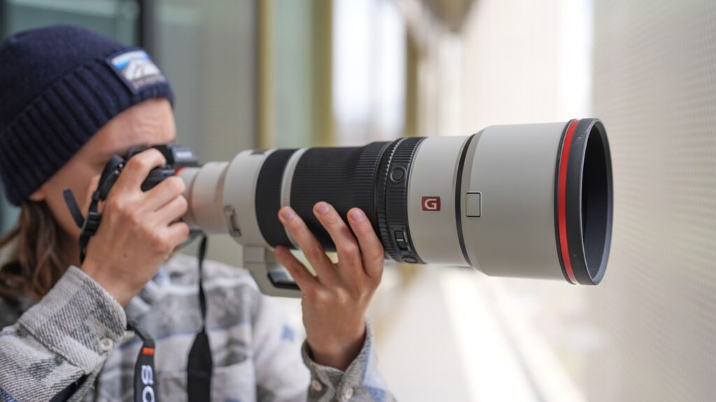 I tried Sony’s new 100-400mm f/4.5 GM — this lens is for bird and sports photography ‘on easy mode’ with the A7R VI