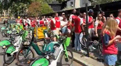 Arsenal fans queue at London pubs from 6.30am ahead of Champions League final