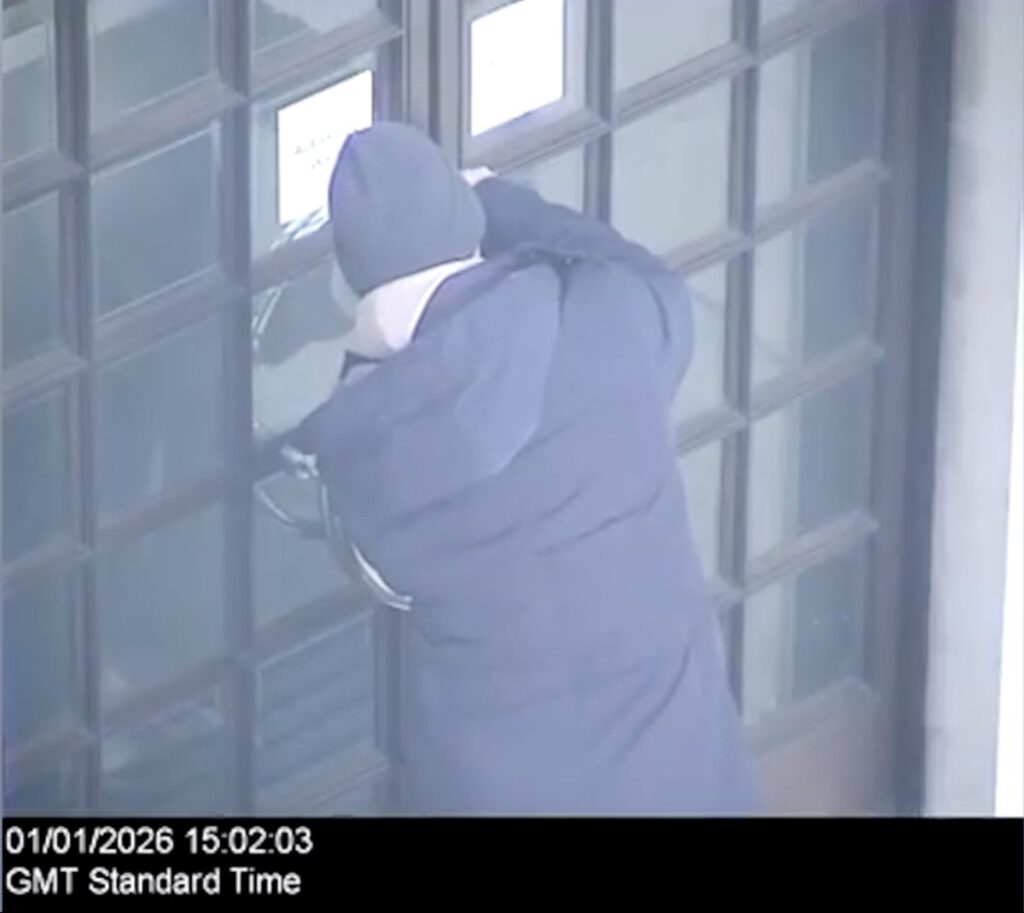 Failed asylum seeker who made ‘foolish’ bomb hoax at MI5 HQ jailed