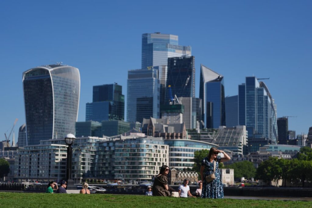 How long will the London heatwave last? Extreme heat warning as temperatures to hit 35C