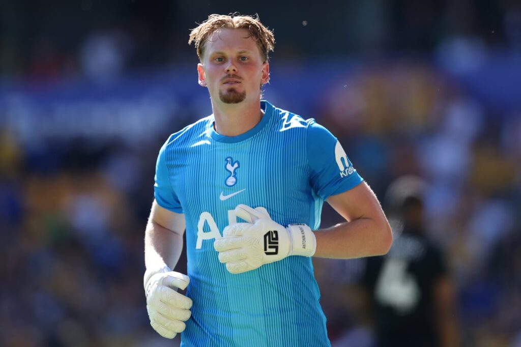 Tottenham: Roberto De Zerbi sets huge Antonin Kinsky target as new Spurs deal confirmed