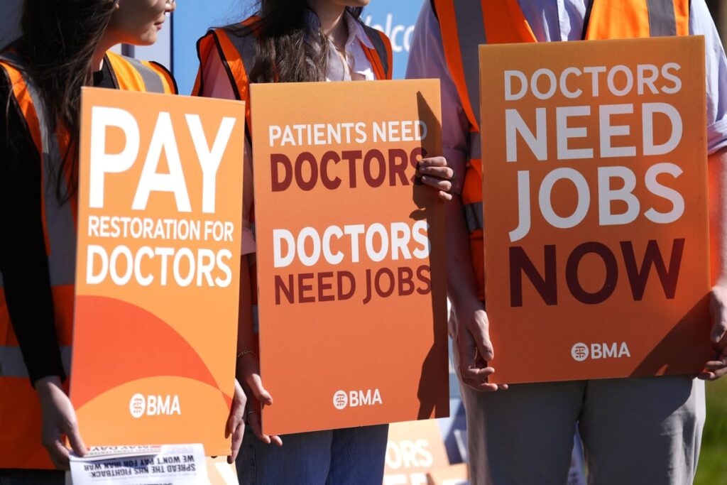 Resident doctors in England call off strike action after Government offer
