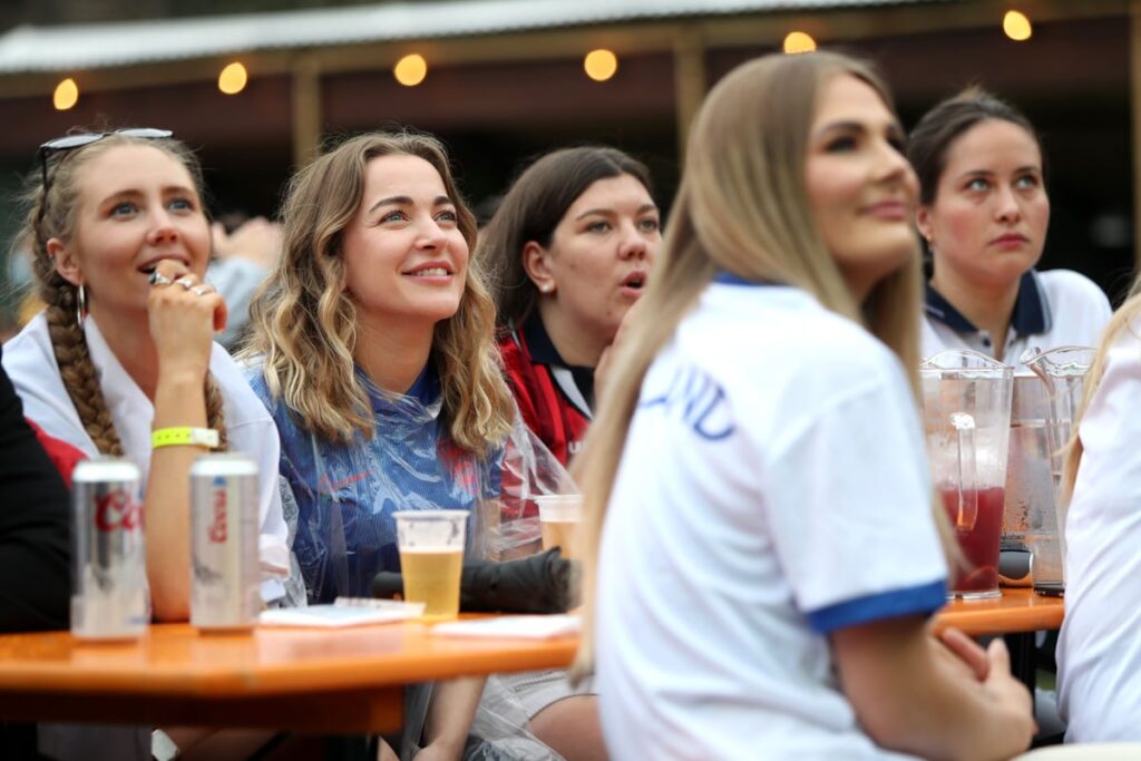 Pub bookings surge by 300% for England’s World Cup kick-off
