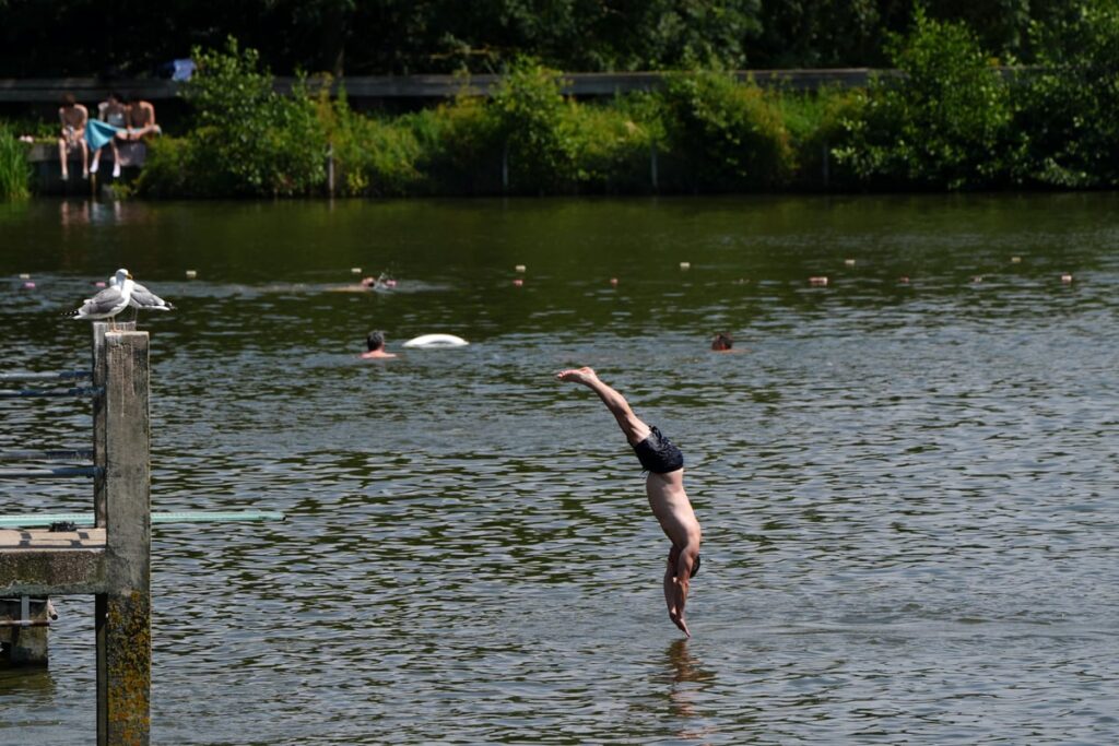 Temperatures to drop after record-breaking heatwave