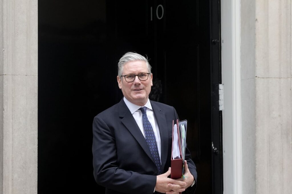 Starmer insists he will not walk away after defence resignations