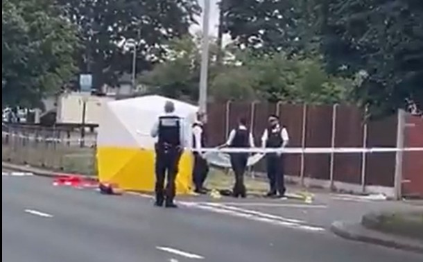 Hounslow stabbing: Murder investigation launched as man, 22, killed in West London ‘after row on bus’