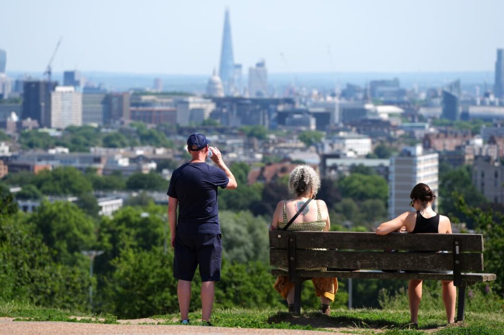London weather LIVE: Heatwave temperatures to finally ease – but when is it going to rain?