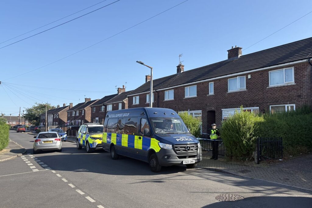 Man ‘with stick left house linked to Widdecombe murder suspect and drove away’