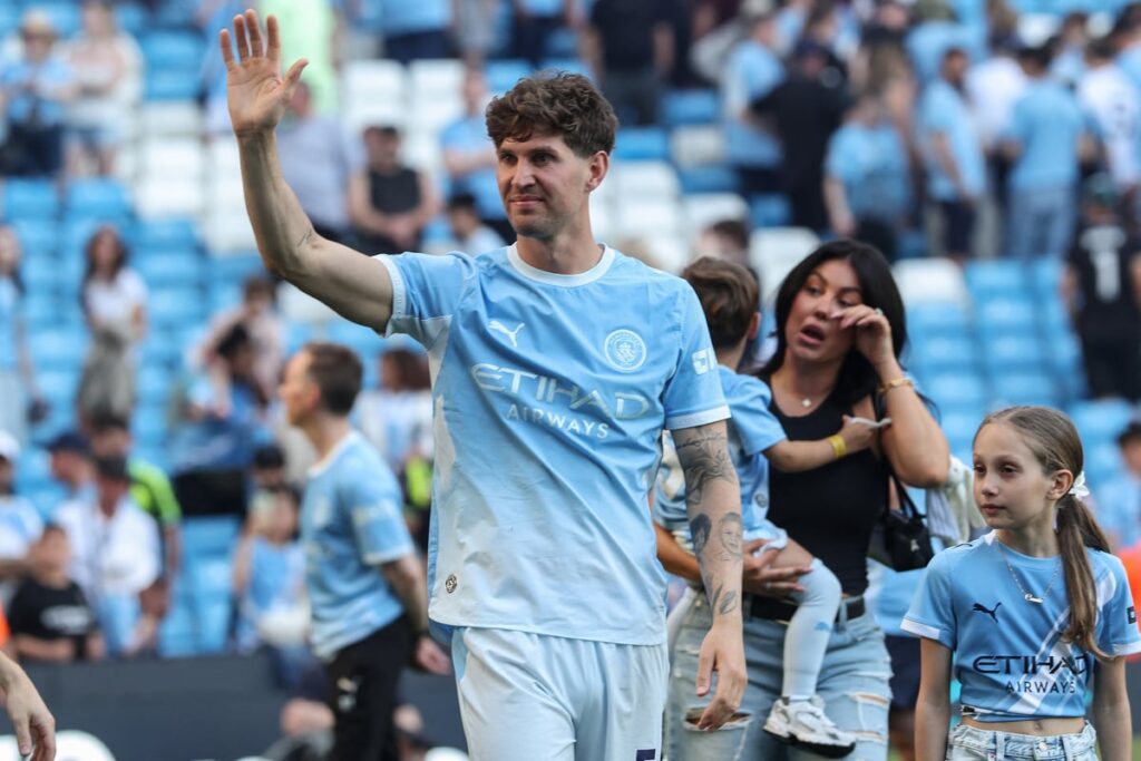 Arsenal and Chelsea dealt transfer blow as ‘agreement reached’ for England star