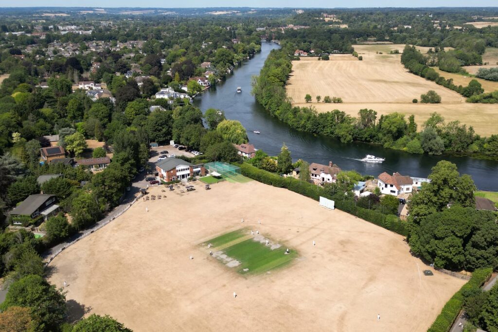 In pictures: How baking hot summer has turned London and commuter belt’s lush green parks yellow