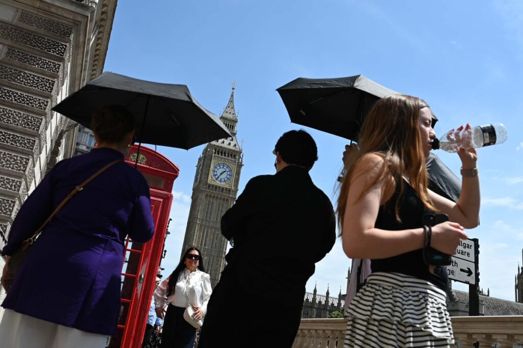 How hot will it get during the London heatwave? Temperatures in capital tipped to leap 7C today