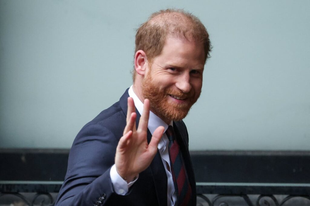 Prince Harry ‘accepts invite’ to stay at Buckingham Palace during London visit