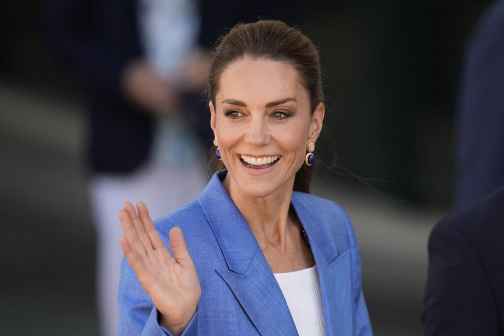 Kate, Andy Murray and Ellie Goulding among stars at Wimbledon day four
