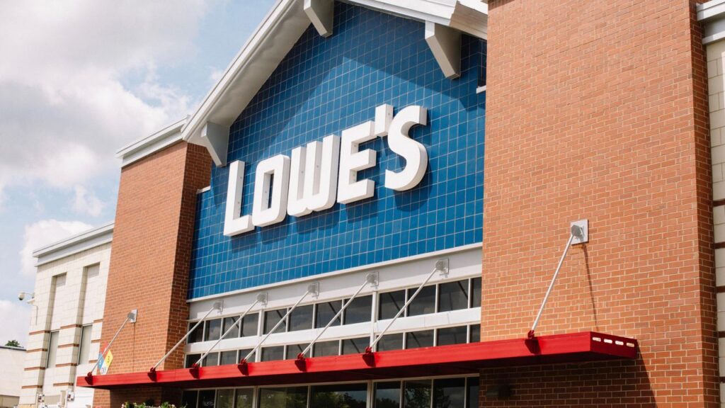 The Lowe’s Labor Day sale has everything you need for fall, football season, and Halloween — here’s what I’m buying