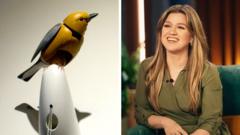 What’s going on between Kelly Clarkson and a Brooklyn store bird?